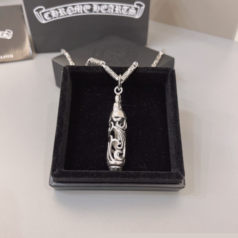 Ch**me He**ts necklaces